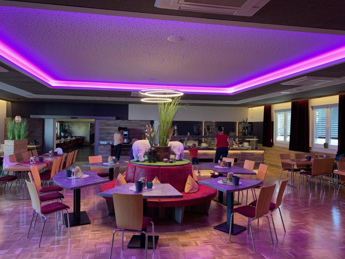 Familienhotel "Rhoen Feeling" Bernshausen Buitenkant foto