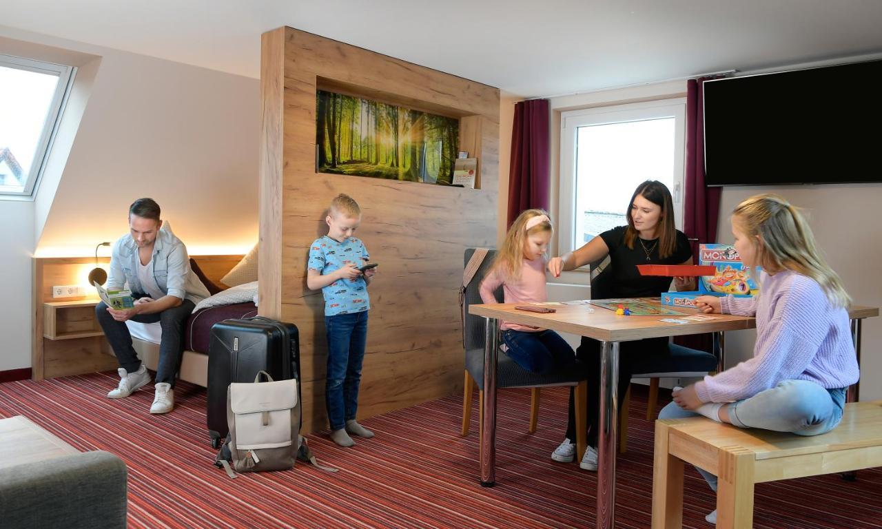 Familienhotel "Rhoen Feeling" Bernshausen Buitenkant foto
