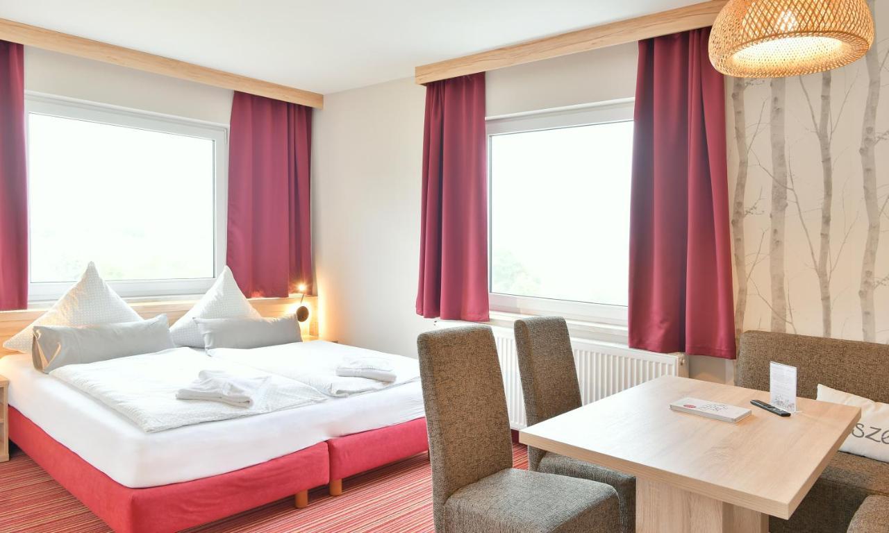Familienhotel "Rhoen Feeling" Bernshausen Buitenkant foto