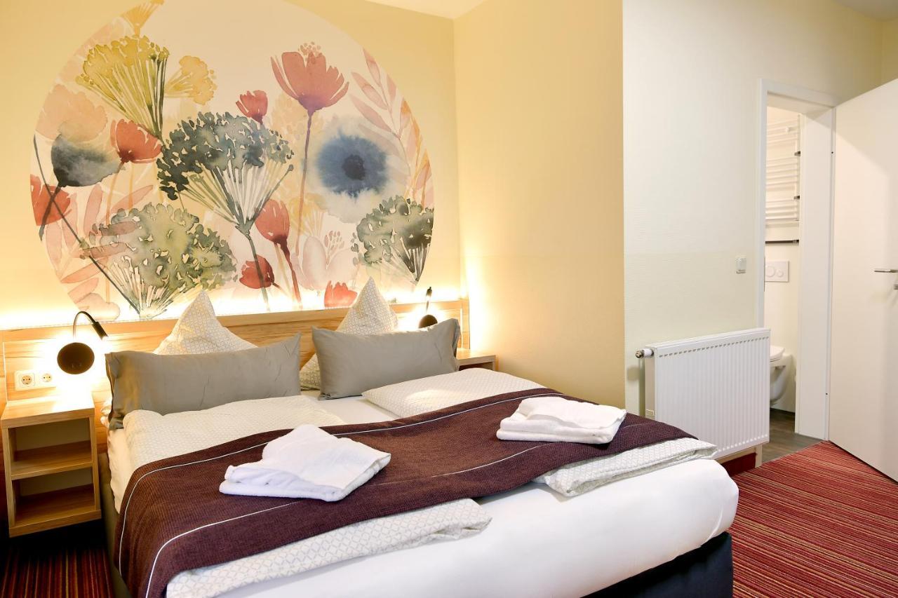 Familienhotel "Rhoen Feeling" Bernshausen Buitenkant foto