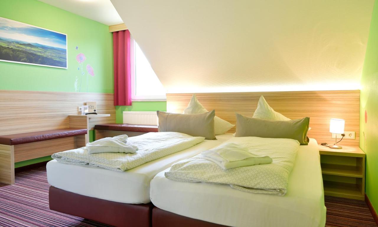 Familienhotel "Rhoen Feeling" Bernshausen Buitenkant foto
