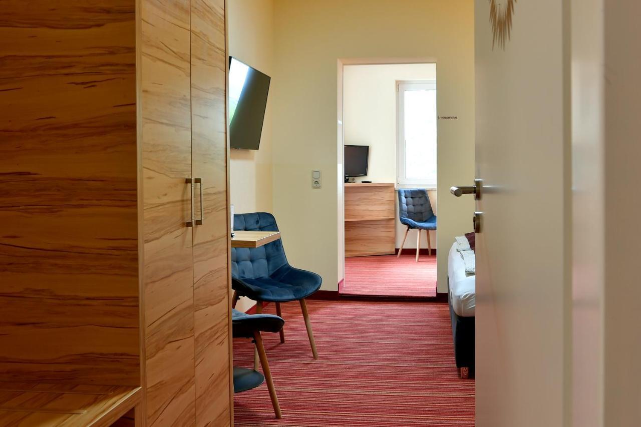 Familienhotel "Rhoen Feeling" Bernshausen Buitenkant foto