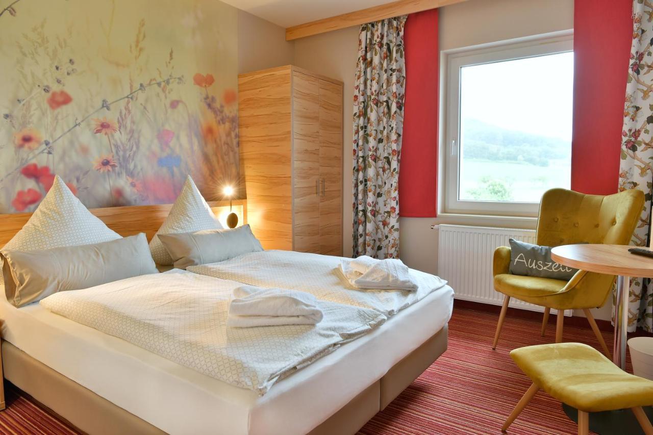 Familienhotel "Rhoen Feeling" Bernshausen Buitenkant foto