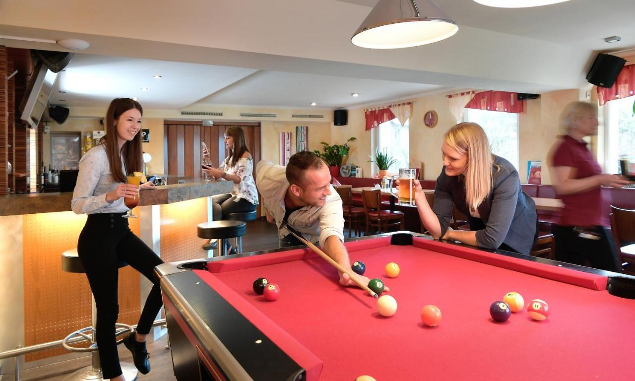 Familienhotel "Rhoen Feeling" Bernshausen Buitenkant foto