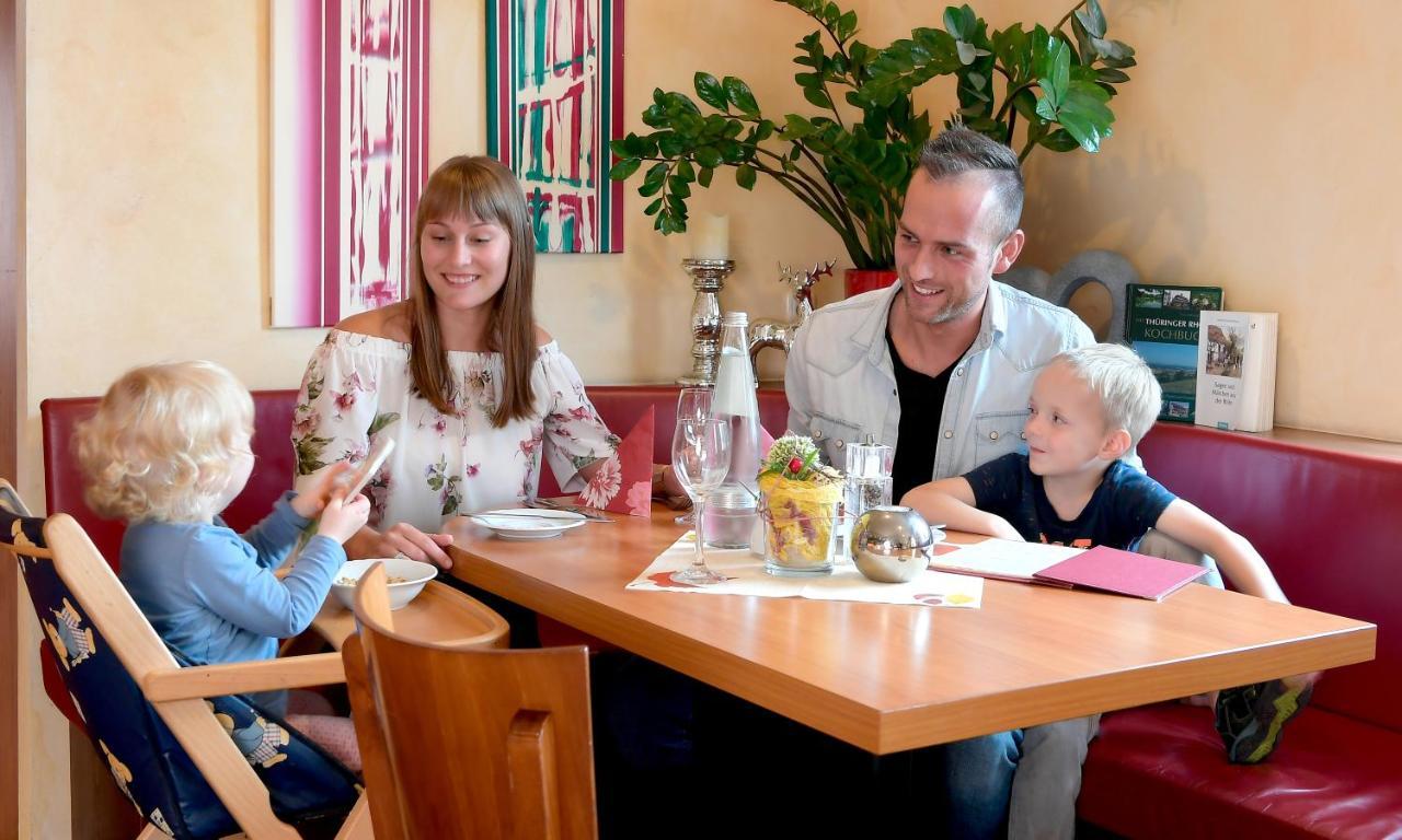 Familienhotel "Rhoen Feeling" Bernshausen Buitenkant foto